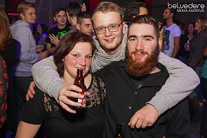 Wir bekennen Farbe! - so hie&szlig; das Motto der Nacht vom Samstag zu Sonntag im Nordh&auml;user Jugendclubhaus. Auf die G&auml;ste wartete nicht nur jede Menge Licht, sondern auch jede Menge toller Musik. Wir haben wieder die Galerie f&uuml;r Sie zusammengestellt.
