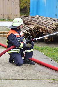Hei&szlig;e Ausbildung im Brandcontainer