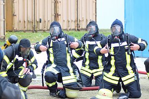 Hei&szlig;e Ausbildung im Brandcontainer