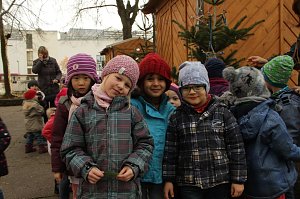 Vorbereitungen f&uuml;r den Handwerkermarkt vor der Blasii-Kirche