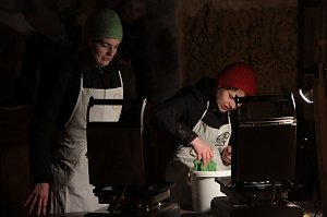 Handwerker-Weihnachtsmarkt vor der Blasii-Kirche