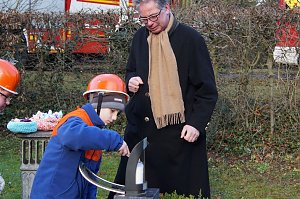 Friedenslicht am Friedhof