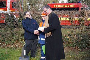 Friedenslicht am Friedhof