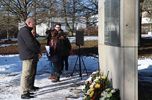 Kranzniederlegung am Nordh&auml;user Ehrenfriedhof