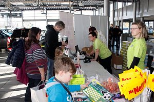 Staudenmayers Schulranzentag im Autohaus Peter