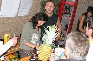 Ansturm auf die Cocktails.