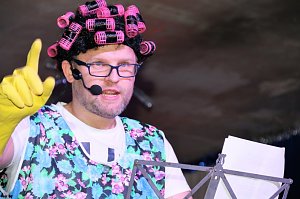 100 Mitwirkende begeisterten den Lindenhof