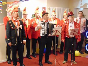 N&auml;rrisches Treiben im Sonnenhof