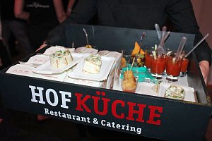 Bei der Party stand man Kopf