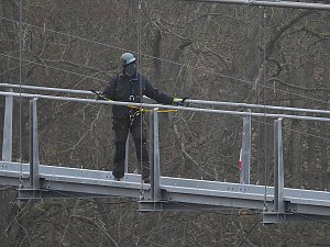 Abh&Atilde;&curren;ngen &Atilde;&frac14;ber der Talsperre