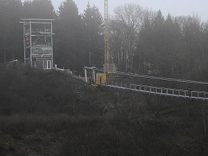 Abh&Atilde;&curren;ngen &Atilde;&frac14;ber der Talsperre
