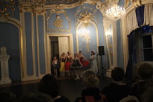 Das Tanzstudio Radeva verzauberte das Publikum im Blauen Saal
