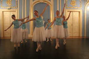 Das Tanzstudio Radeva verzauberte das Publikum im Blauen Saal