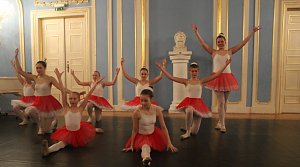 Das Tanzstudio Radeva verzauberte das Publikum im Blauen Saal