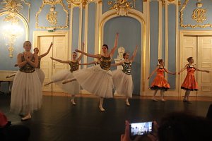 Das Tanzstudio Radeva verzauberte das Publikum im Blauen Saal