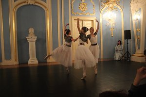 Das Tanzstudio Radeva verzauberte das Publikum im Blauen Saal