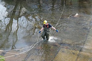 THW und Feuerwehren &uuml;bten an der Zorge