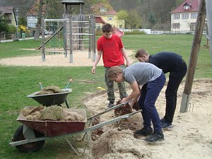 Aufr&auml;umen im Ilfelder Kurpark