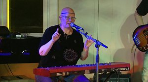 Der Blues war in der Stadt: Bluesgitarrist Jan Gerfast mit seiner Band in Nordhausen