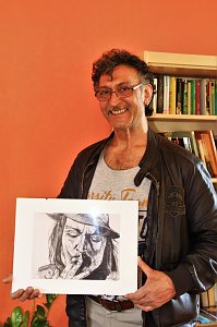 K&uuml;nstler stellt im MEGEHA aus