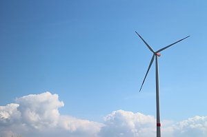 Wie funktioniert das mit der Windkraft? - die Wipperdorfer Grundsch&uuml;ler durften ganz nah ran