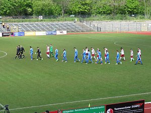 Vor und nach dem Spiel gegen den BAK