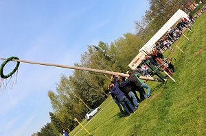 Maibaumsetzen in W&uuml;lfngerode