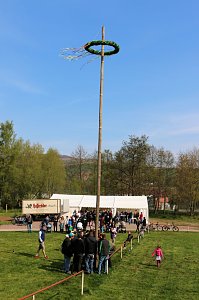 Maibaumsetzen in W&uuml;lfngerode