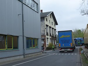 Umzug an der Bahnhofstra&szlig;e in Niedergebra