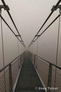 Auf der l&auml;ngsten H&auml;ngebr&uuml;cke der Welt