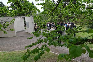 Sch&uuml;lerinnen und Sch&uuml;ler gestalten Gedenken
