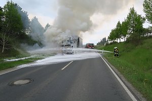Lkw brannte völlig aus
