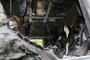 Lkw brannte völlig aus