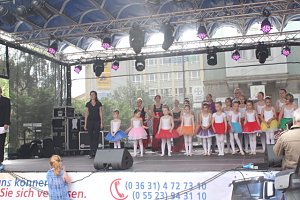 Tanzstudio Radeva beim Weinfest dabei