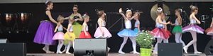 Tanzstudio Radeva beim Weinfest dabei