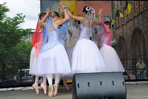 Tanzstudio Radeva beim Weinfest dabei