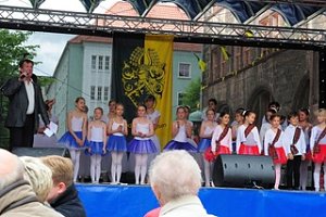Tanzstudio Radeva beim Weinfest dabei