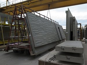Ausgeschaltes Fertigteil im Lager