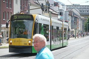 Festumzug zum 1090. Geburtstag der Rolandstadt