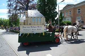 Festumzug zum 1090. Geburtstag der Rolandstadt