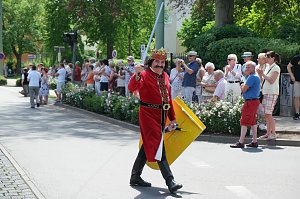 Festumzug zum 1090. Geburtstag der Rolandstadt