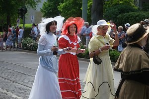 Festumzug zum 1090. Geburtstag der Rolandstadt