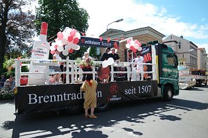 Festumzug zum 1090. Geburtstag der Rolandstadt