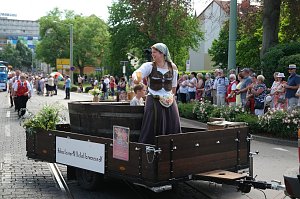 Festumzug zum 1090. Geburtstag der Rolandstadt