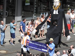 Festumzug aus einer etwas anderen Perspektive