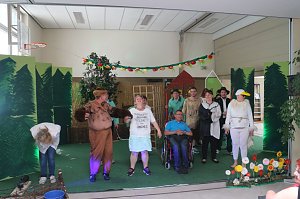 Peter und der Wolf in der Inszenierung der Nordth&uuml;ringer Lebenshilfe