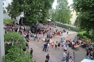 Bye, bye Oberstufe - den Beginn der Sanierung am Humboldt-Gymnasium wurde heute ausgiebig gefeiert