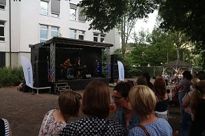 Bye, bye Oberstufe - den Beginn der Sanierung am Humboldt-Gymnasium wurde heute ausgiebig gefeiert