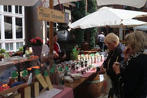 In der Echten Nordhäuser Traditionsbrennerei wurde heute der erste "Hof- und Genussmarkt" eröffnet