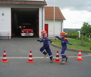 auf dem Gel&auml;nde der Freiwilligen Feuerwehr Bleicherode stellten sich die Kinder der Pr&uuml;fung des Leistungsabzeichens der Th&uuml;ringer Jugendfeuerwehr f